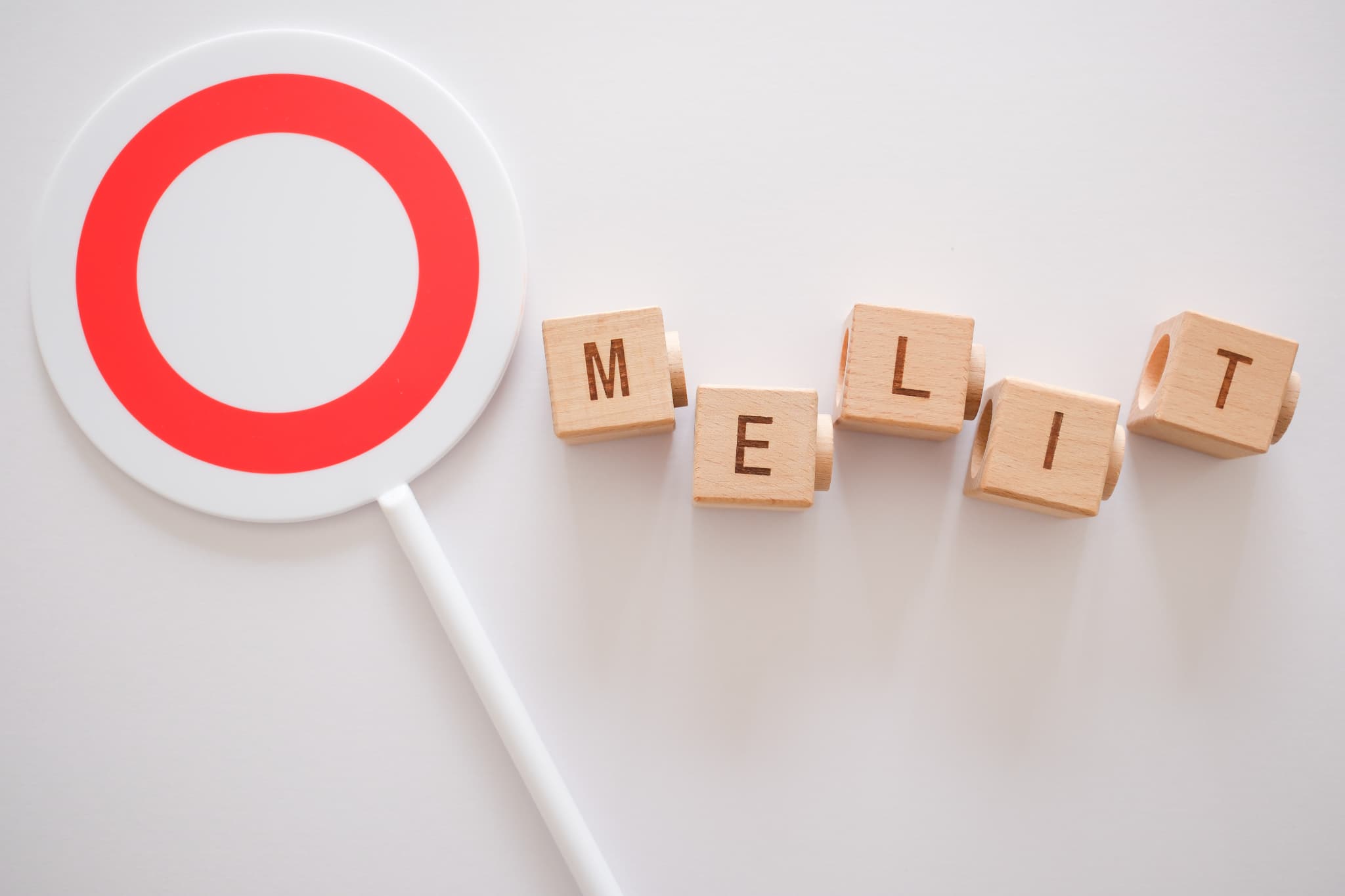 前歯をインプラントにする場合のメリットのイメージ